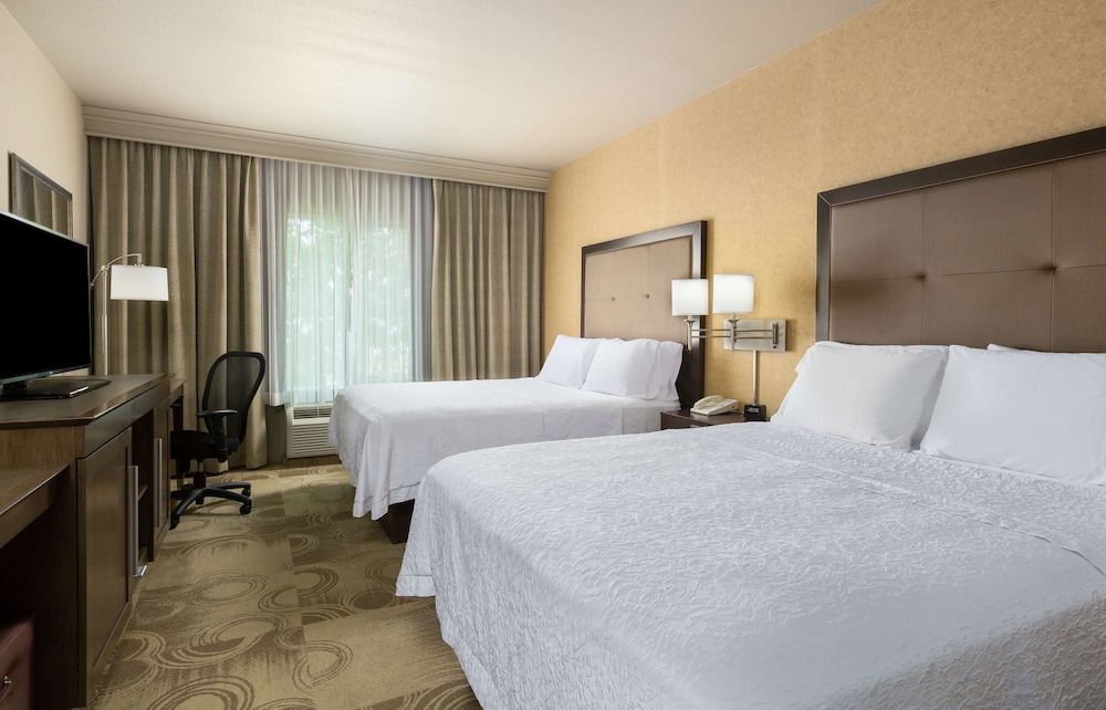 Hampton Inn Suites Yuba City 23/44