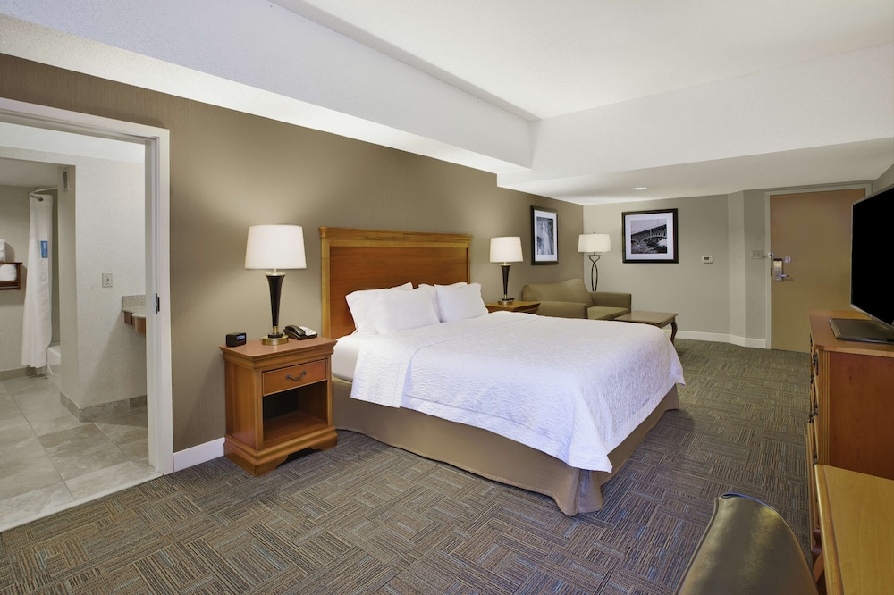 Hampton Inn Richmond West 12/46