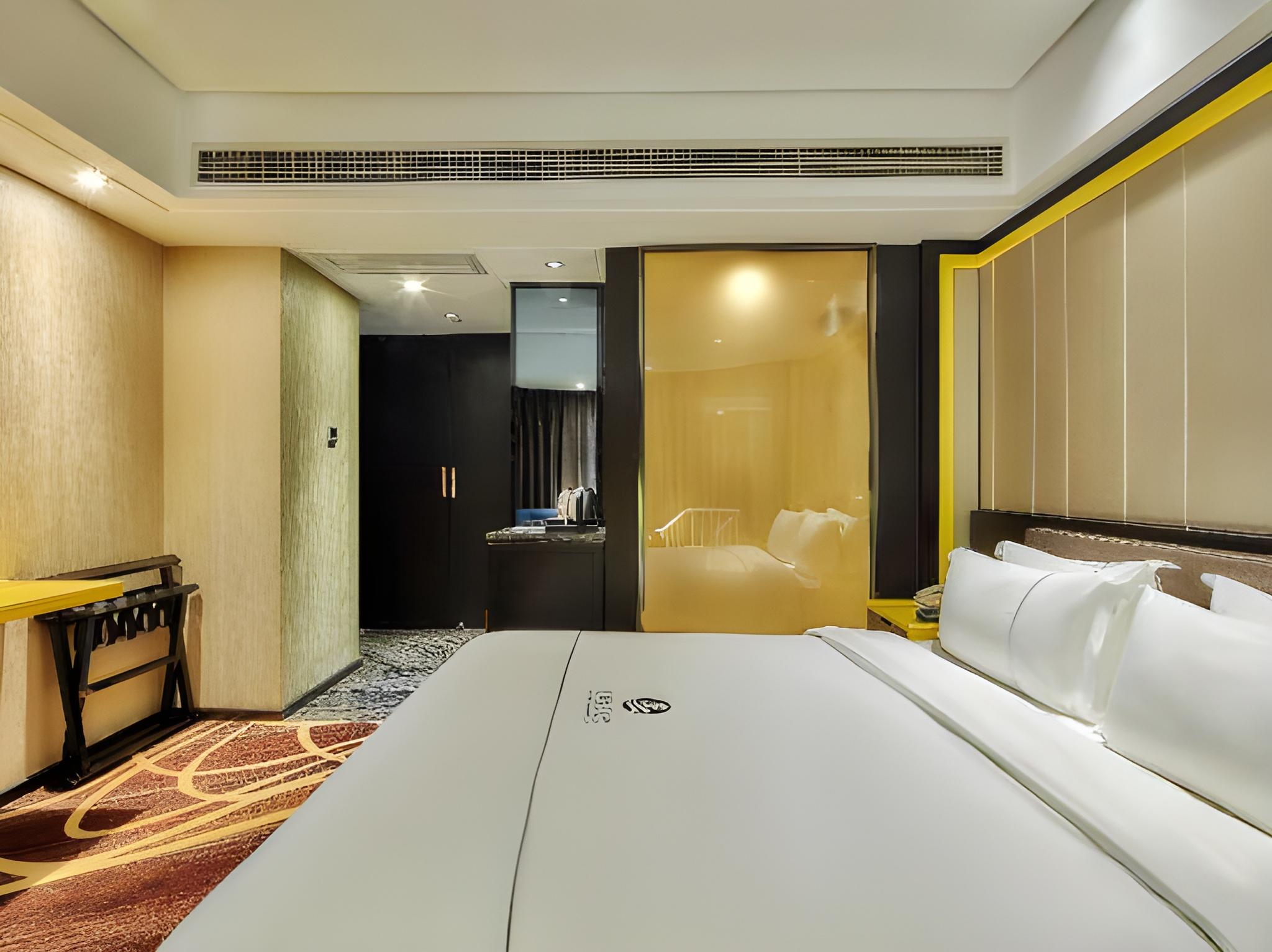 Preferred, Business, Queen Bed