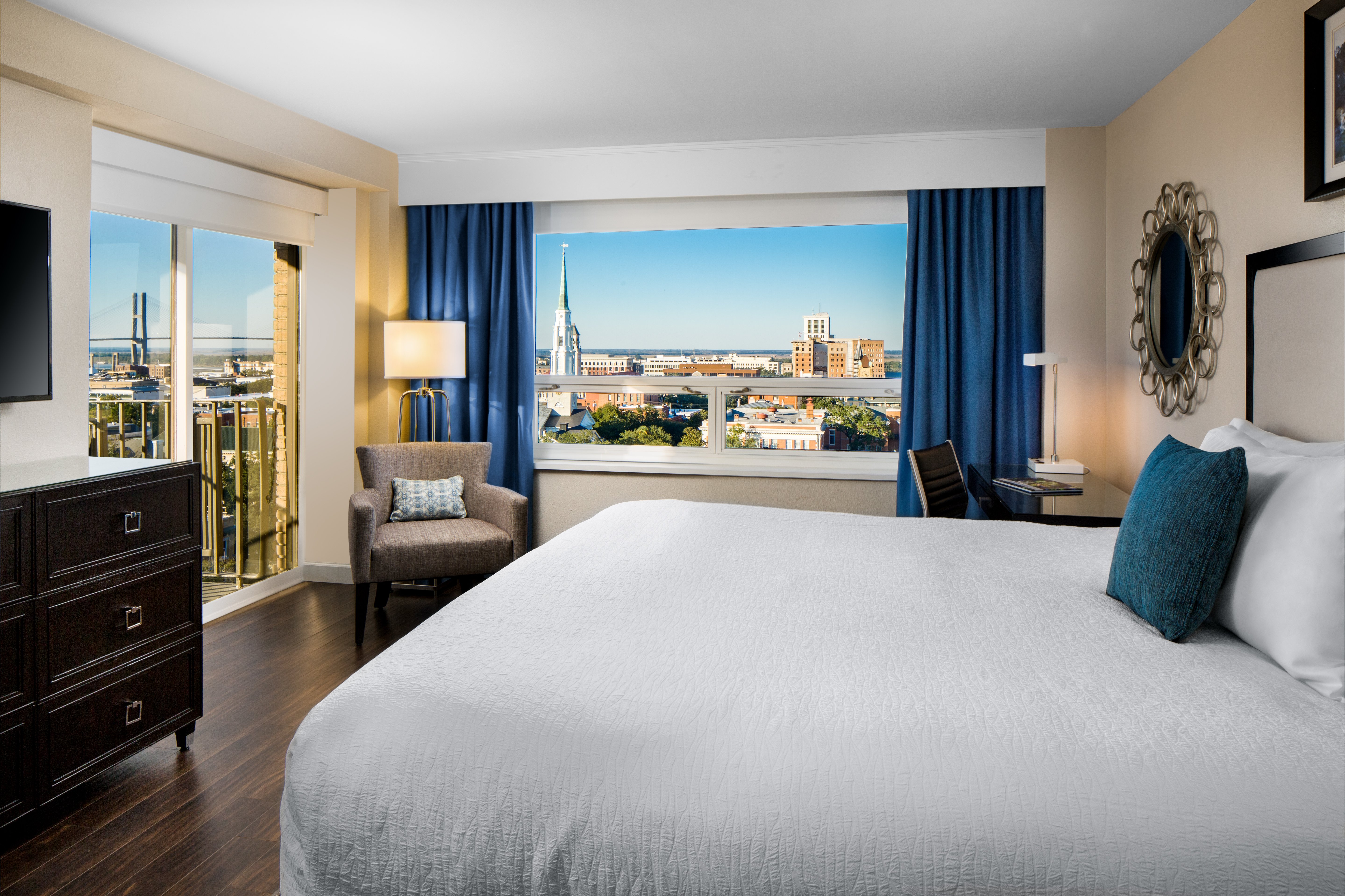 EXECUTIVE, KING BED, BALCONY