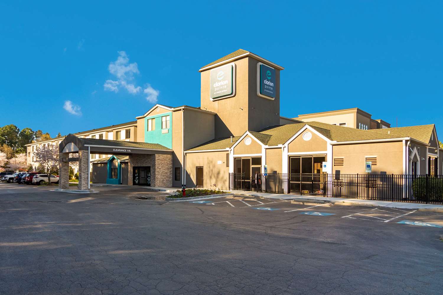 Clarion Pointe Wake Forest - Raleigh North 37/37