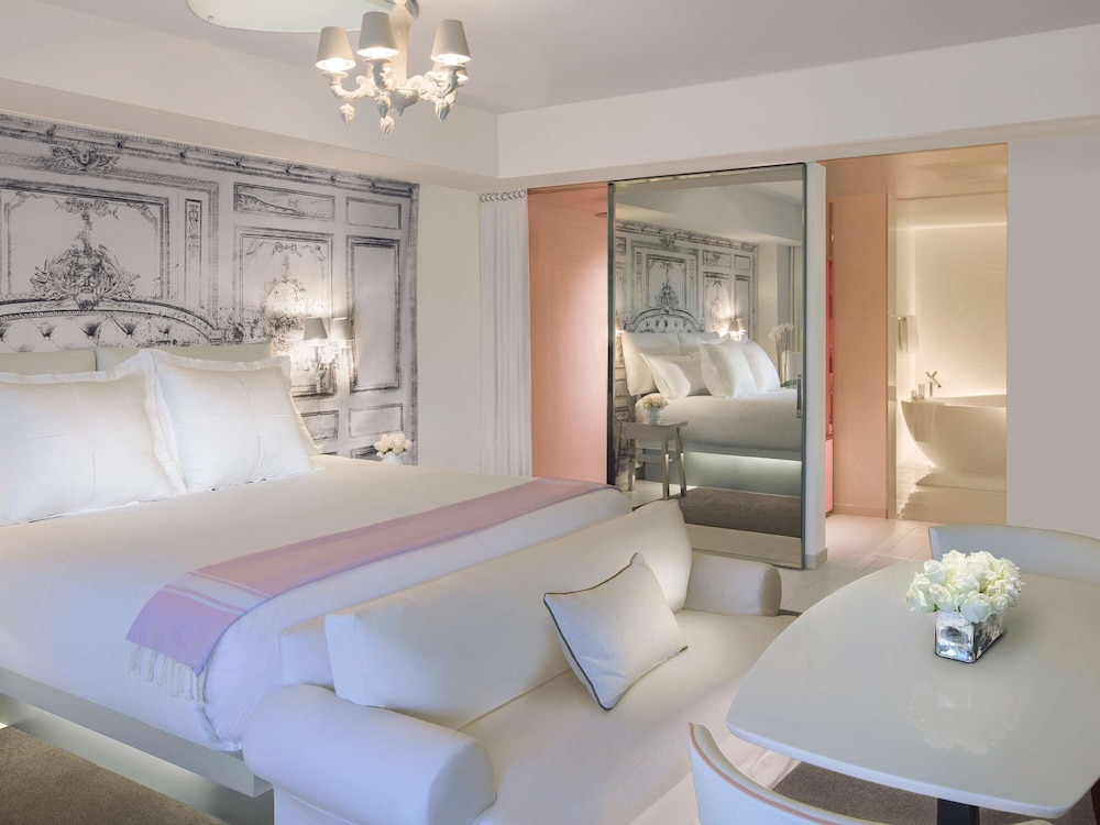 SLS South Beach Miami 8/33