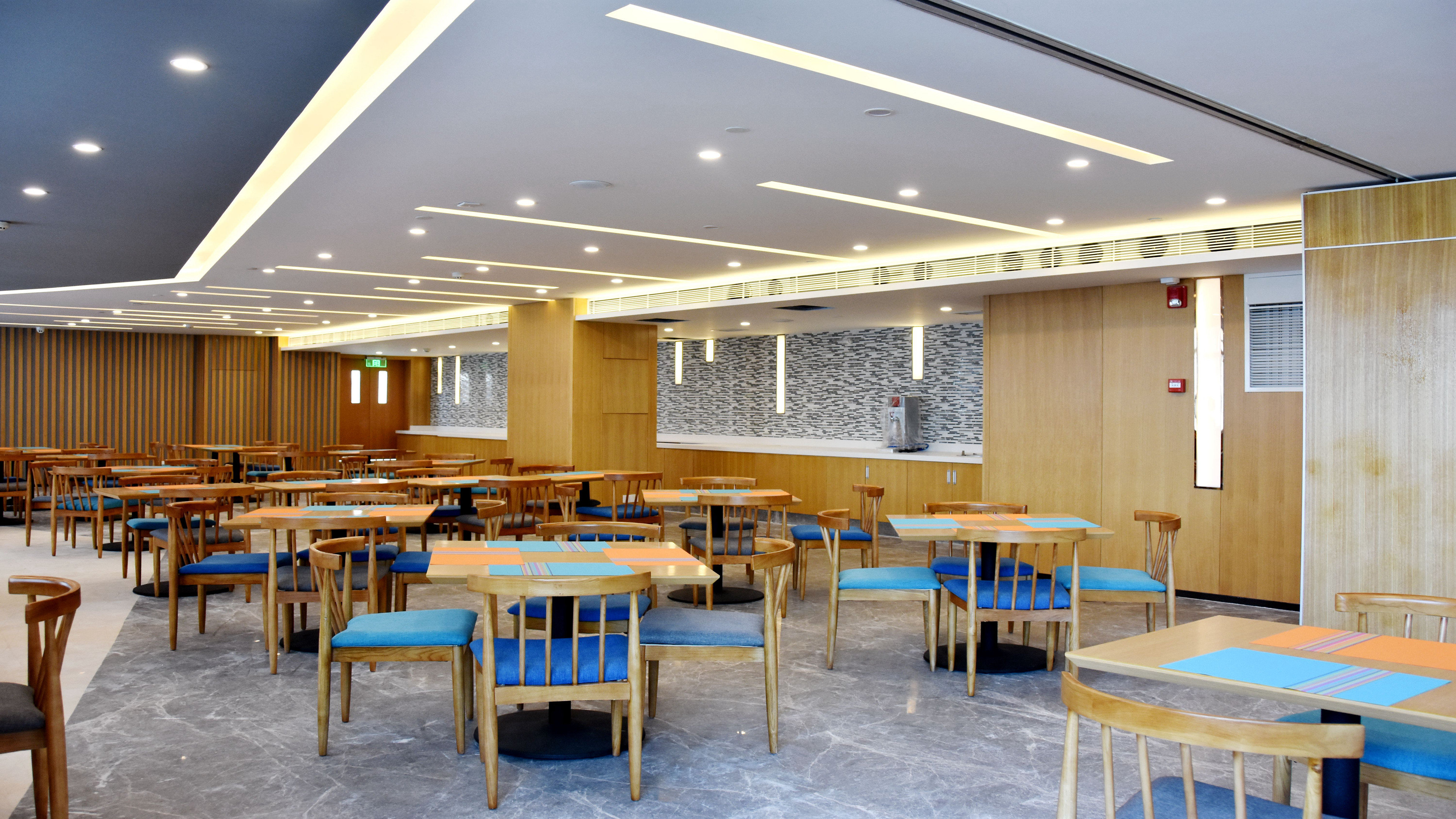 Holiday Inn Express Chengdu Airport Zone 58/75