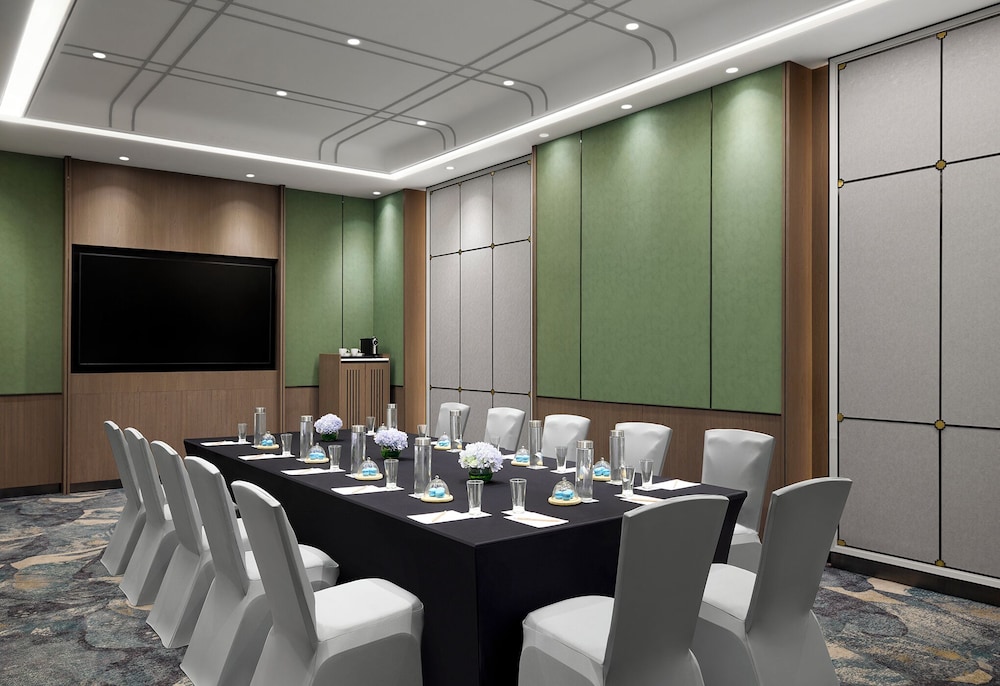 Radisson Mumbai Goregaon 68/75
