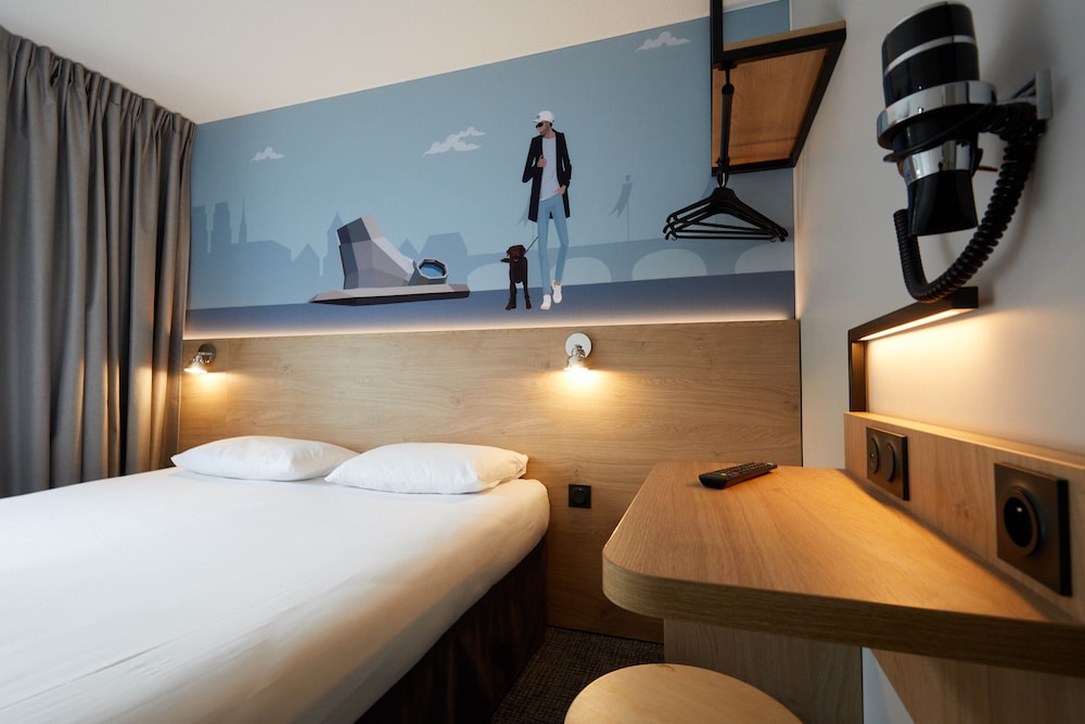KYRIAD DIRECT Orleans - La Chapelle St Mesmin 26/57