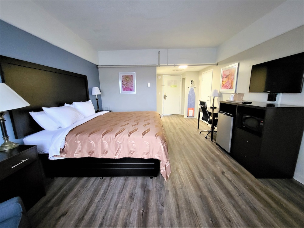 Motel6 Norfolk, VA – East Little Creek 12/50