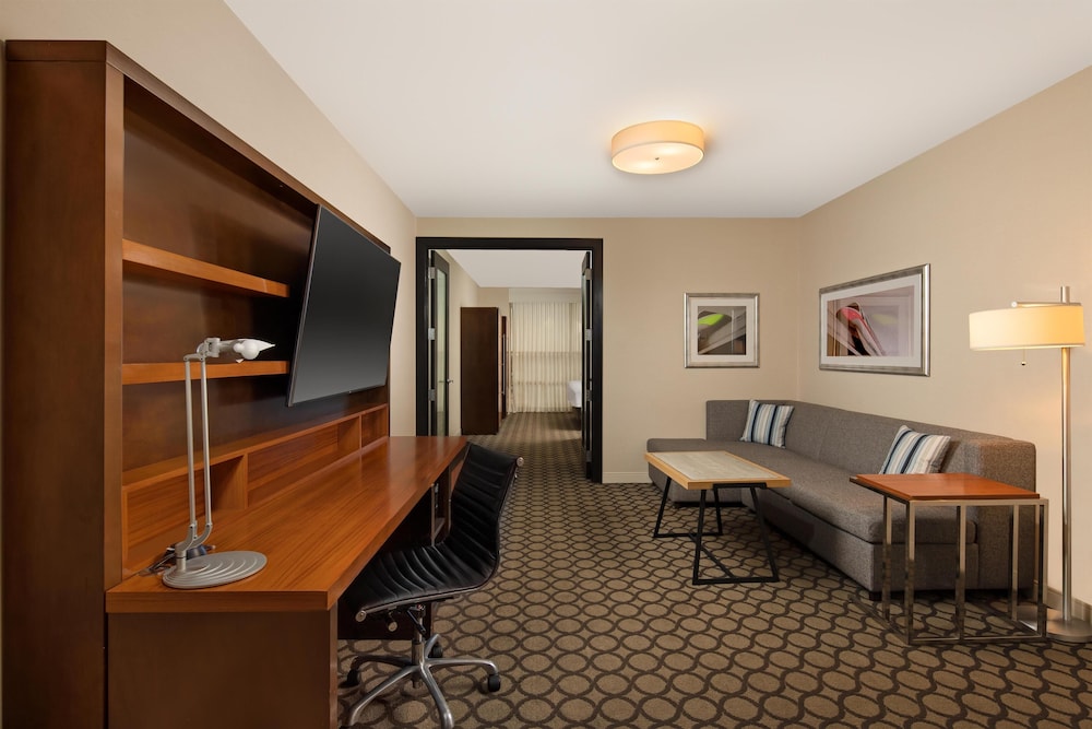 Hyatt Regency Orange County 76/83