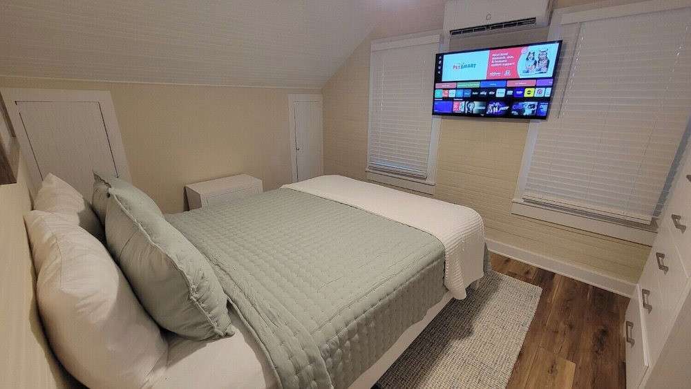 4 Bedrooms, Luxury, House, 3 Bathrooms, Courtyard Area