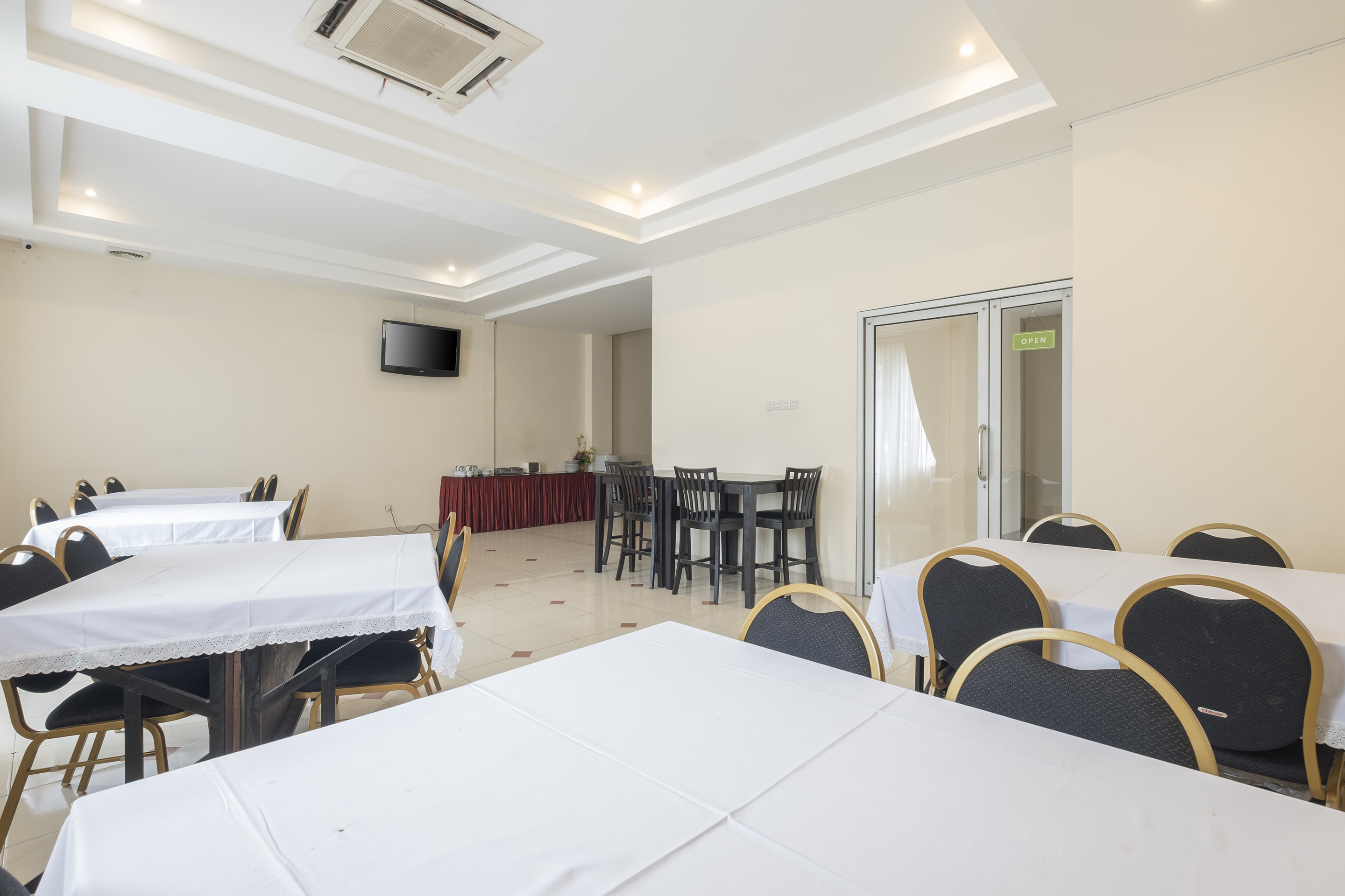 Asia Hotel Makassar 25/30