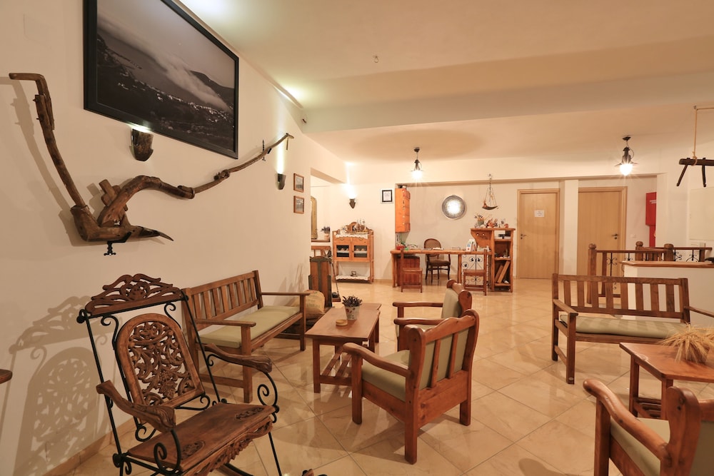 Edem Hotel Apartments 62/72