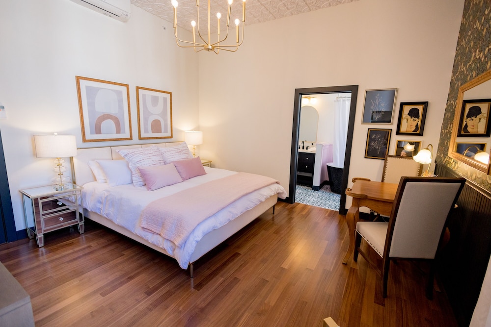 Speakeasy Suites 9/50