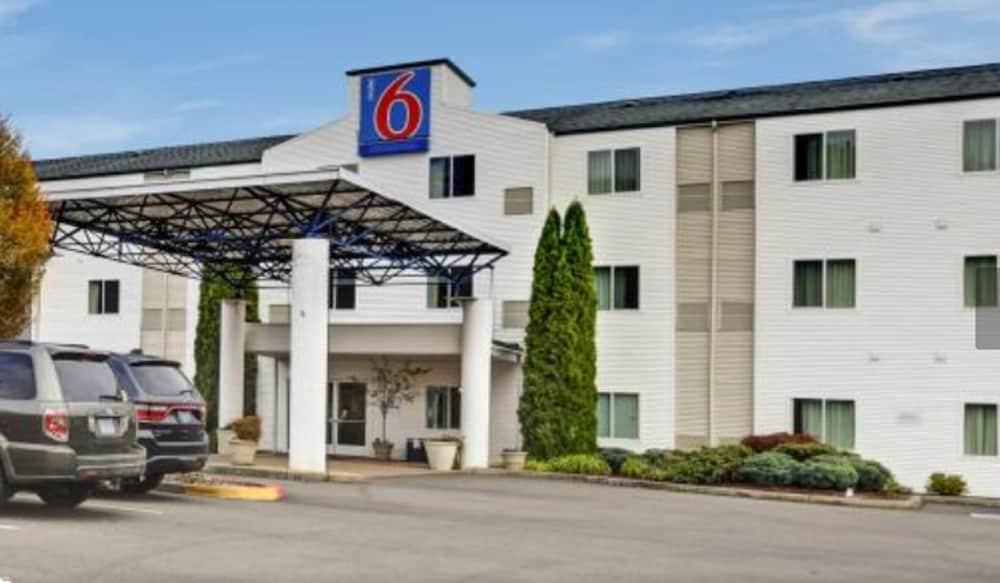 Motel6 Roseburg, OR - I-5 40/44