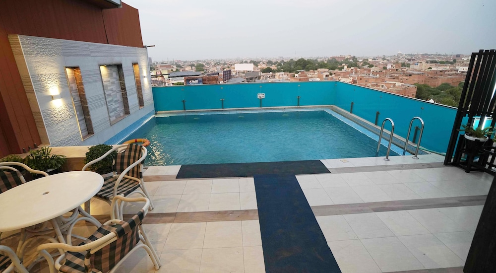 Best Western Plus Grand Hotel Multan 37/61