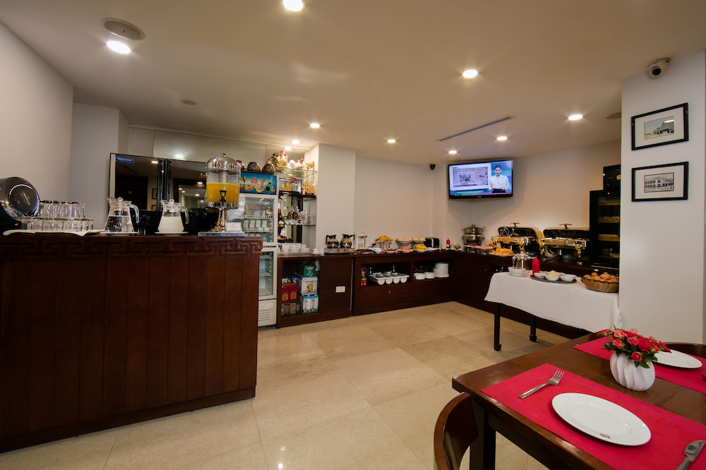 restaurant cafeteria