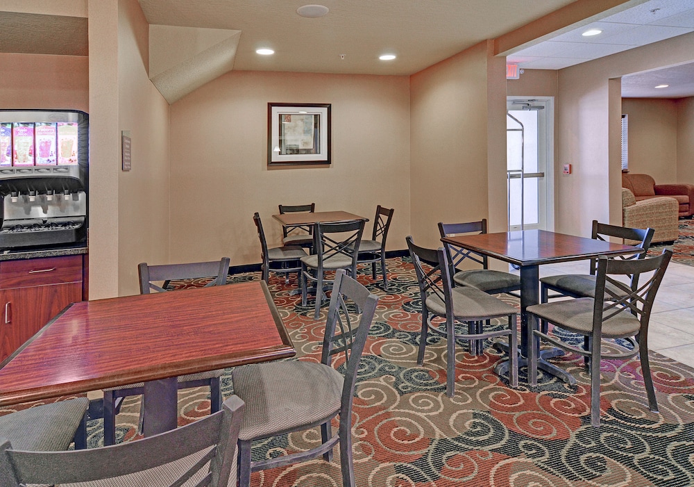 Cobblestone Inn Amp Suites Big Lake Tx 66/80