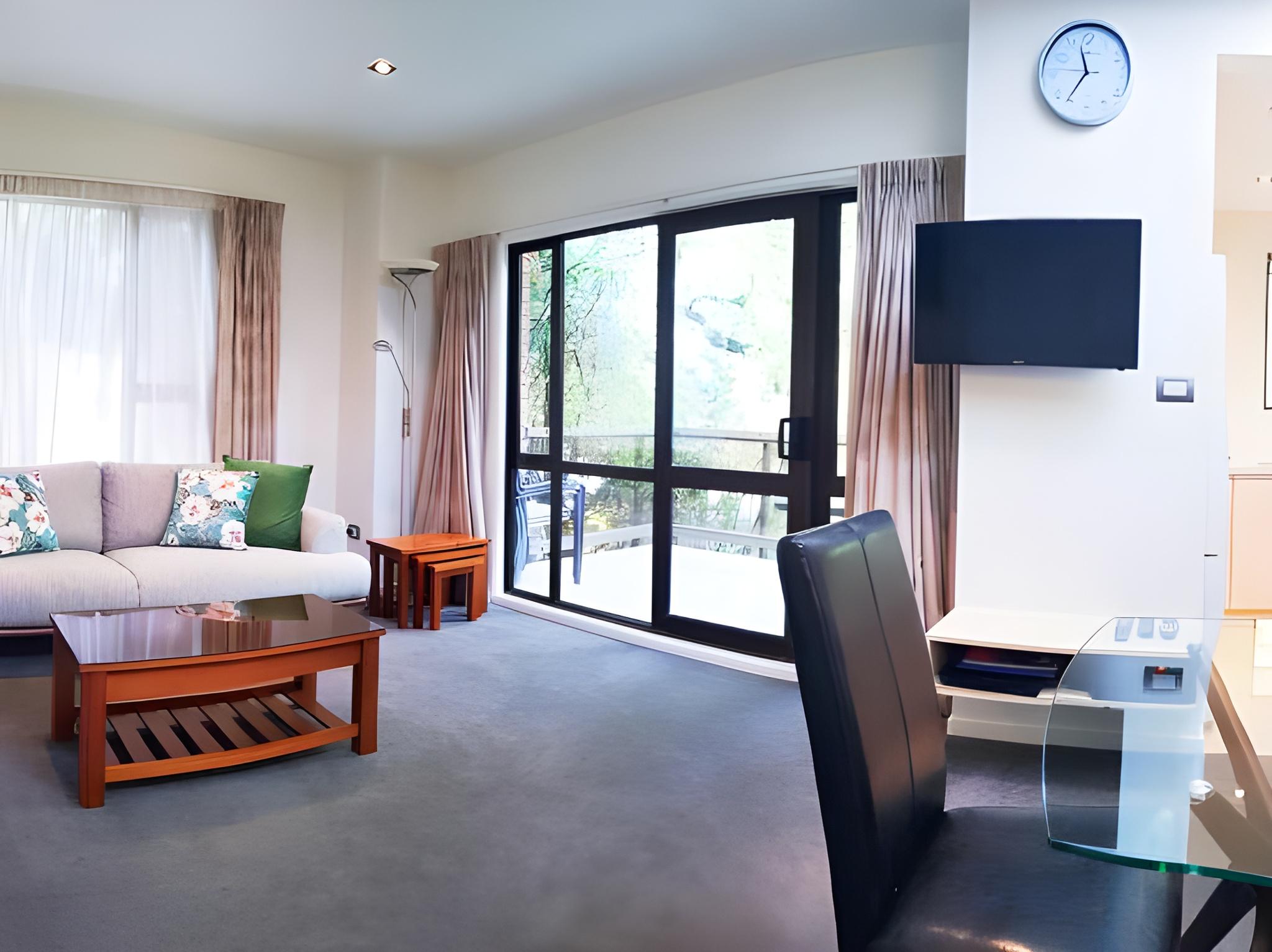 3 Bedrooms, Executive, Town House, 2 Bathrooms