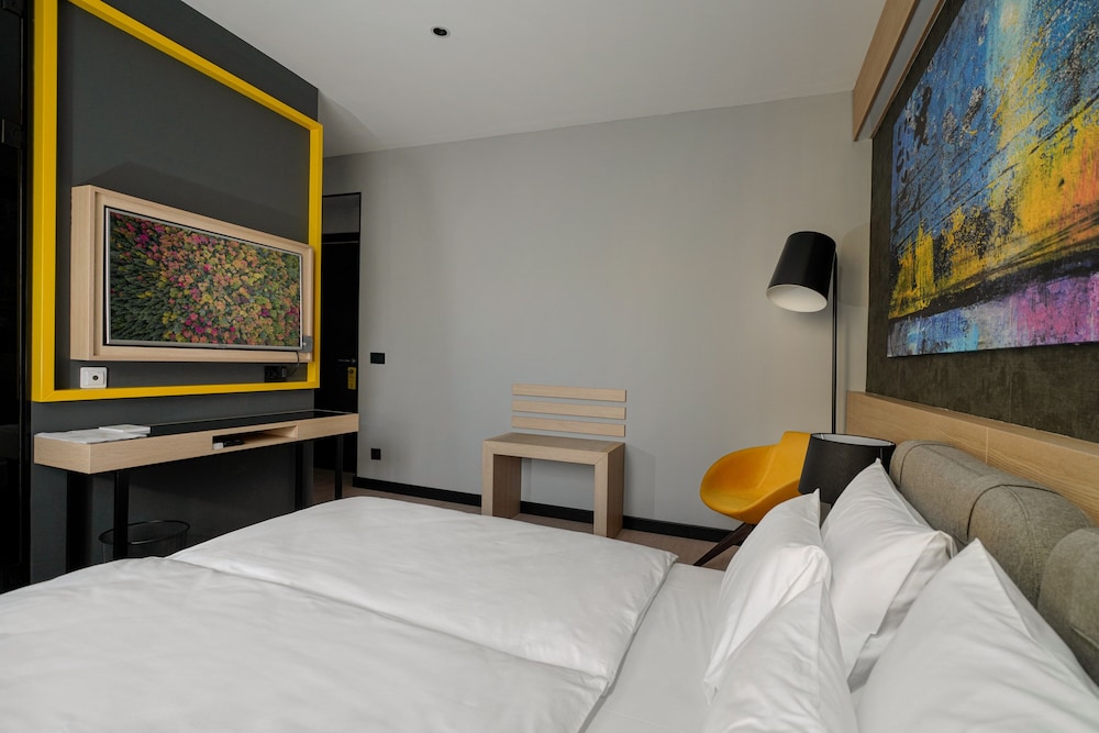 Comfort, King Bed