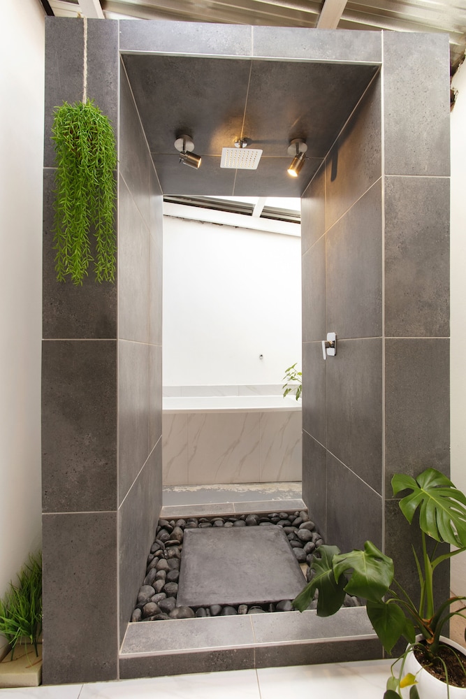 Menlyn Apartments 6/48