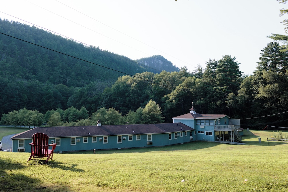 The Briarcliff Motel 51/58
