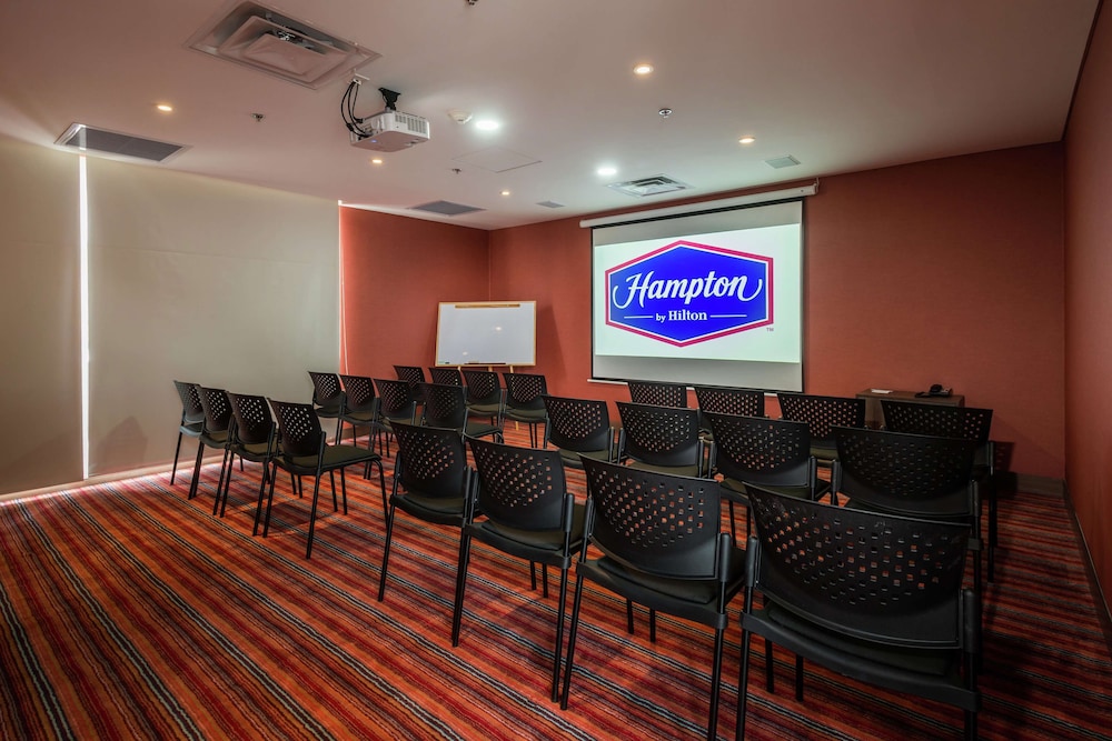 Hampton by Hilton Bogota - Usaquen 8/44
