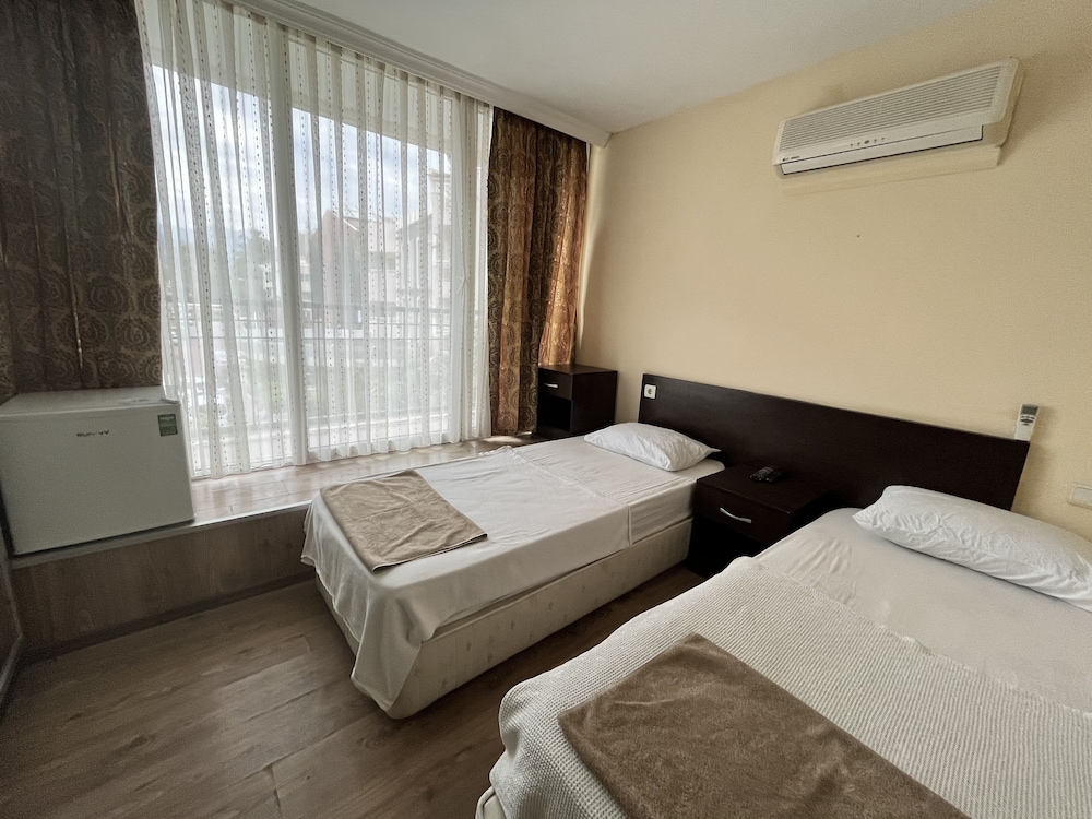 Romeo Beach Hotel 18/46