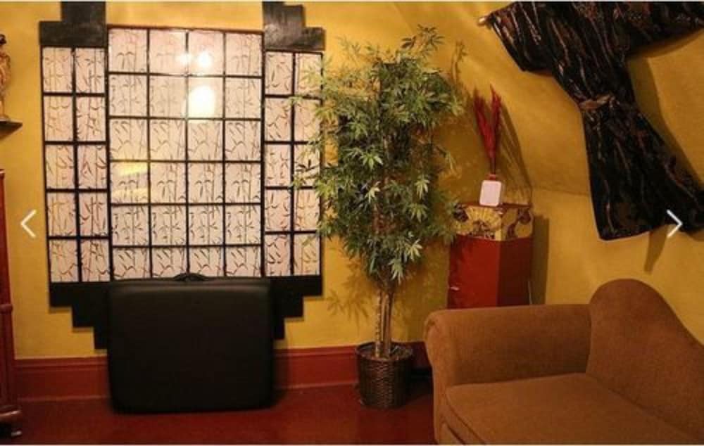 Central West end Bed and Breakfast 6/37