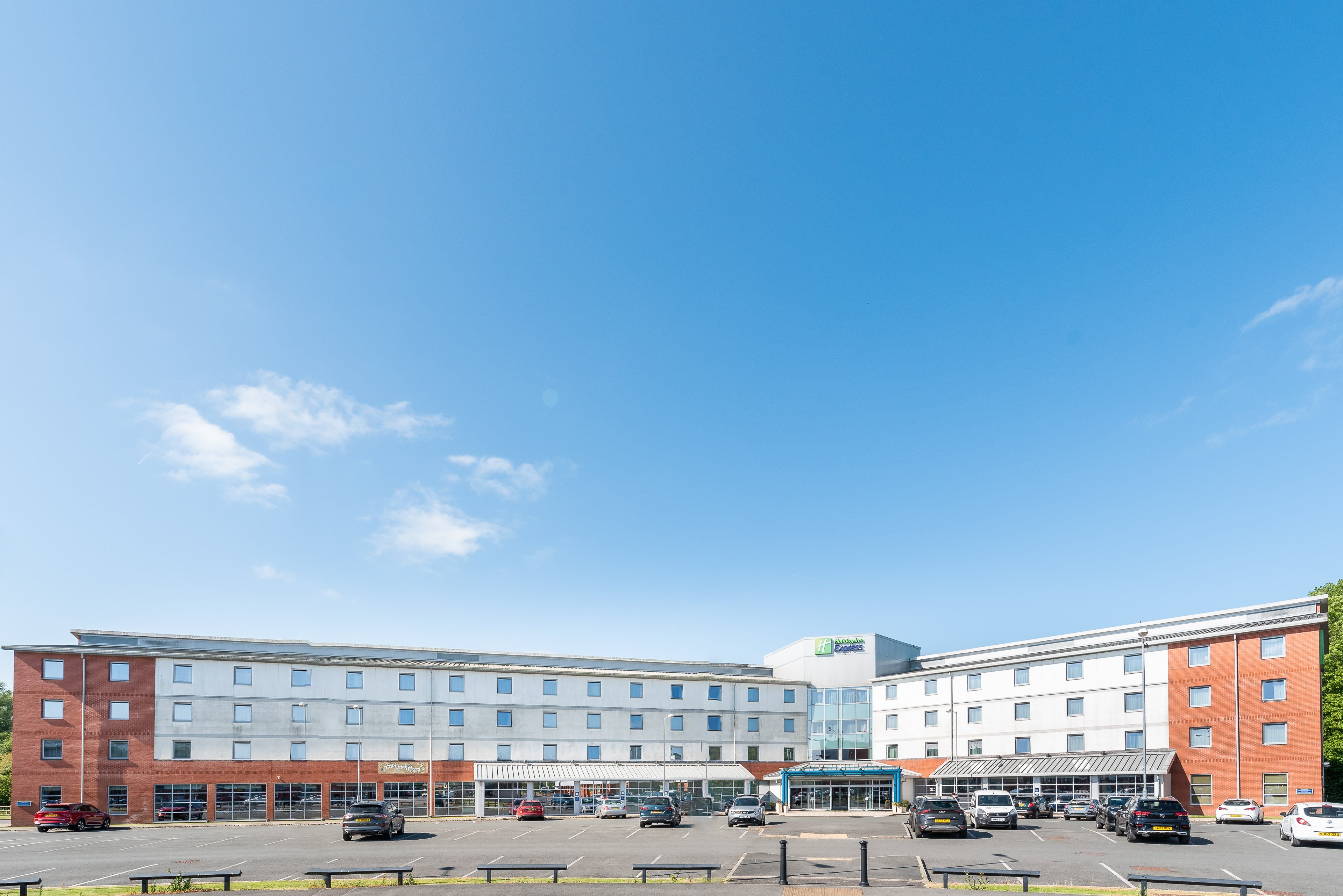 Holiday Inn Express Leigh - Sports Village 3/50