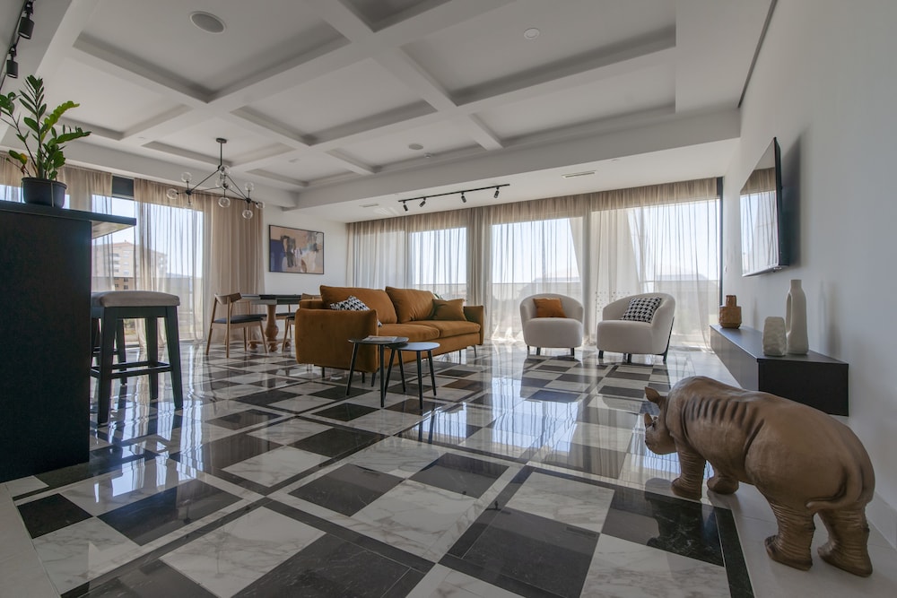 Soho Suites 34/54