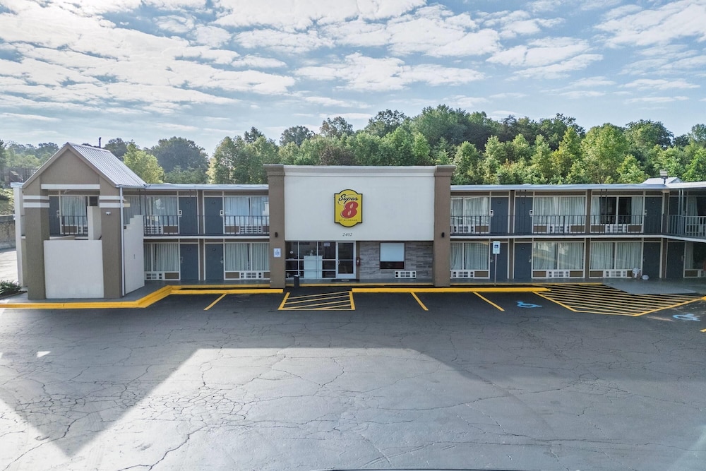 Super 8 by Wyndham Morganton 42/50