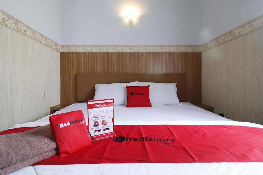 Reddoorz Plus Near Undip Tembalang 17/47