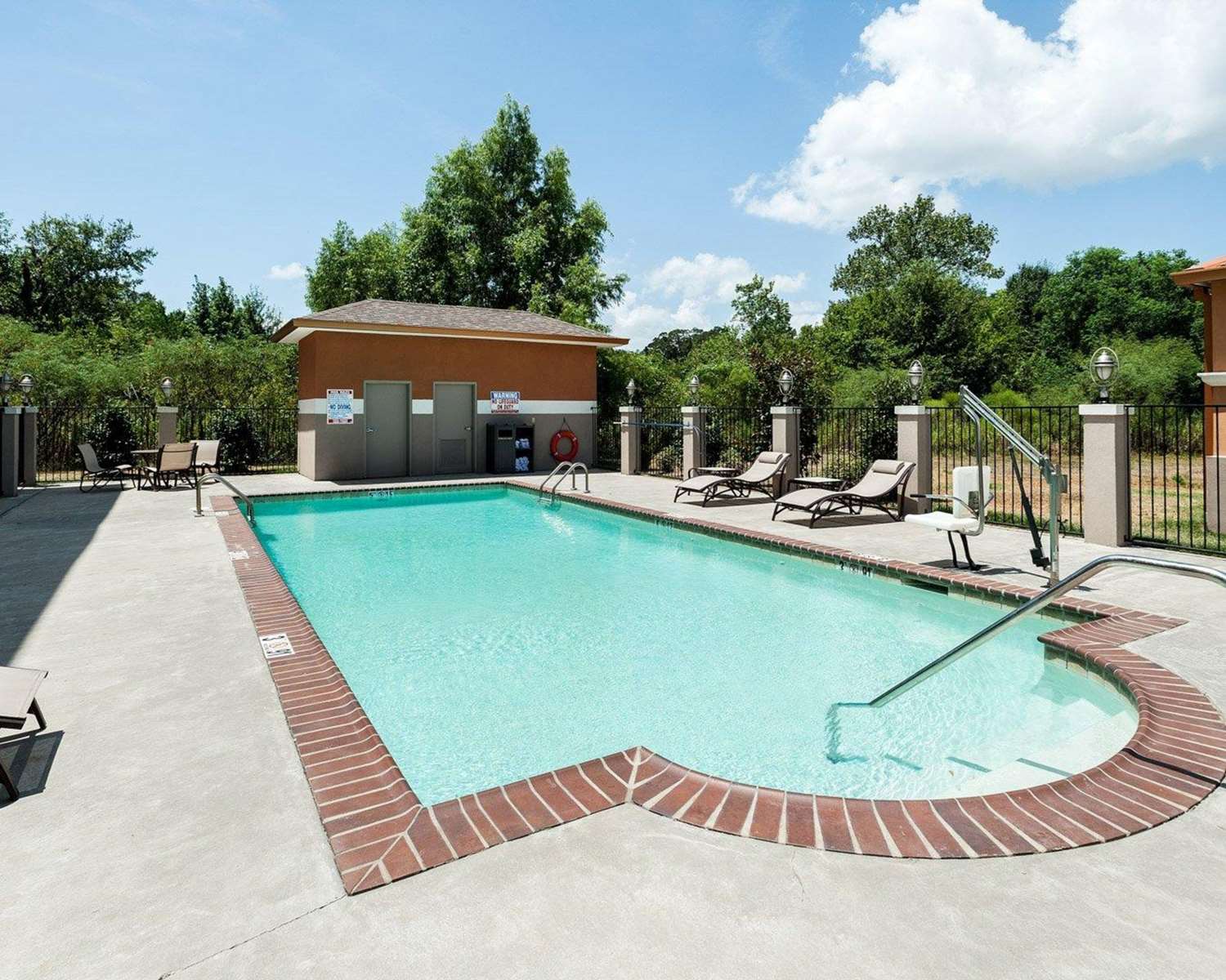 Comfort Suites Oil Center 56/60