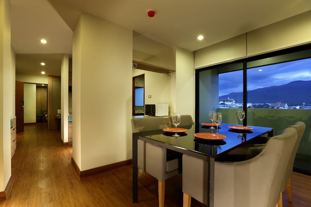 S17 @ Nimman Hotel 35/40