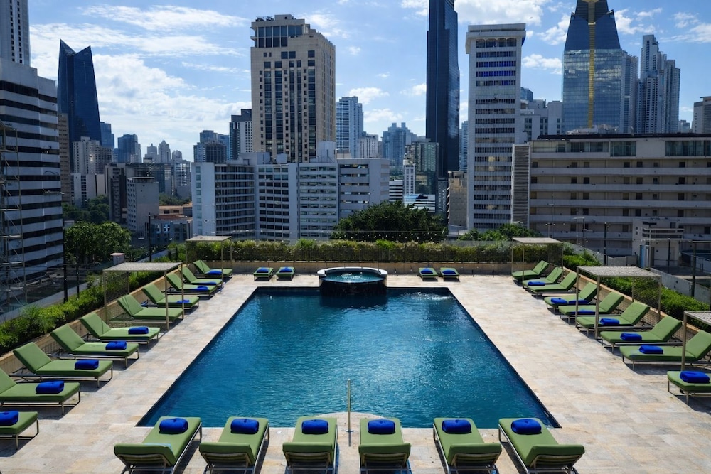 Waymore Hotel Spa & Casino 106/111