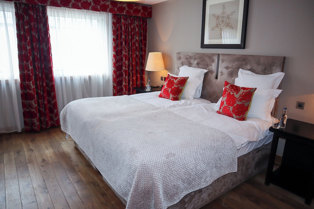 CLASSIC, TWIN BEDS