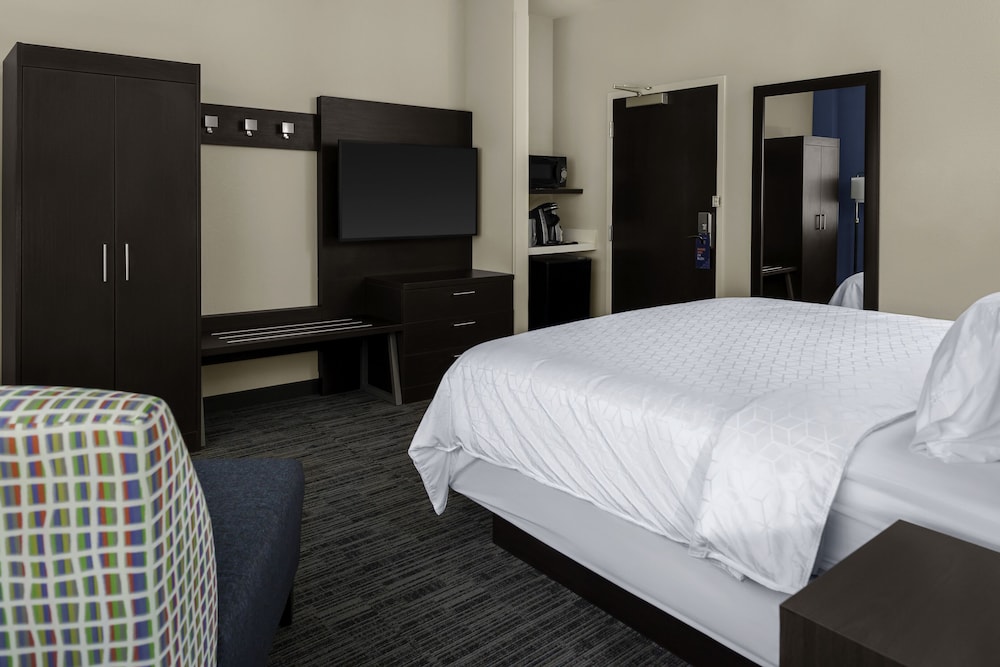 HOLIDAY INN EXPRESS KANSAS CITY DOWNTOWN 21/72