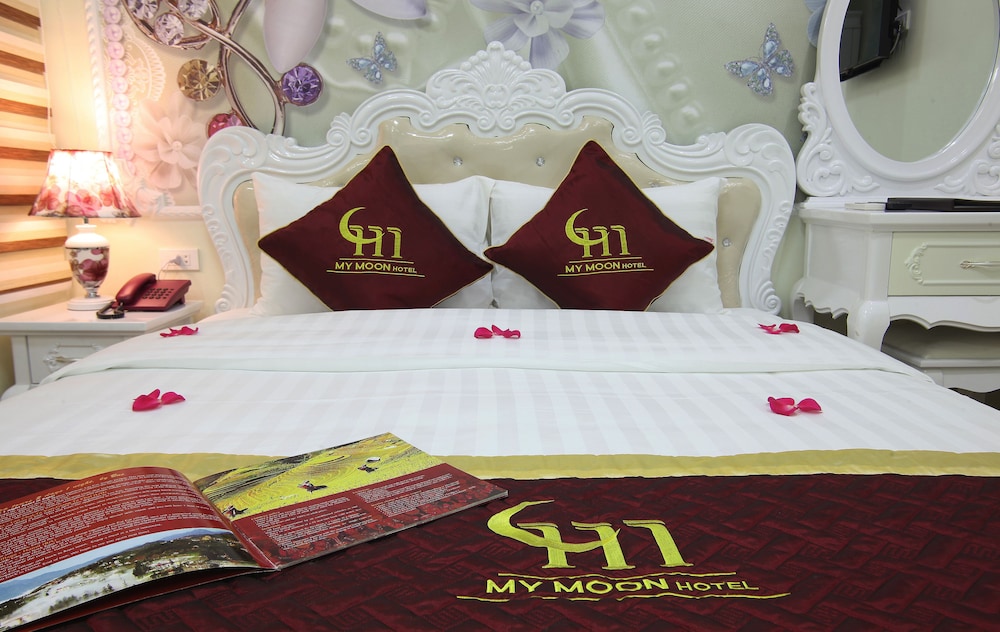 My Moon Hotel 18/51
