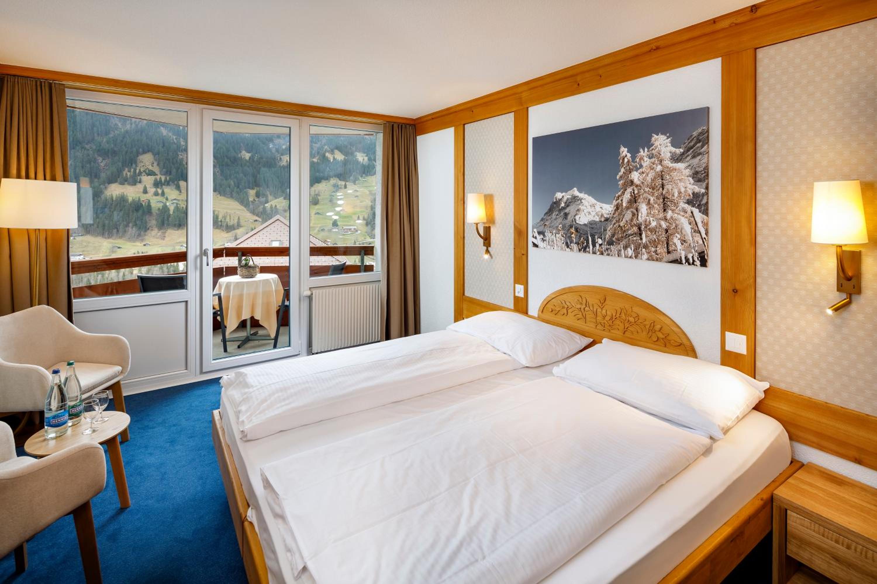 Scenic, Double Bed, South View