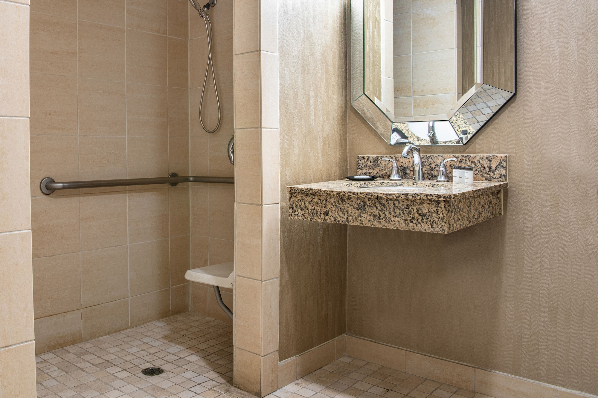 غرفة بسرير كينج، Sheraton Mission Valley San Diego 4/5
