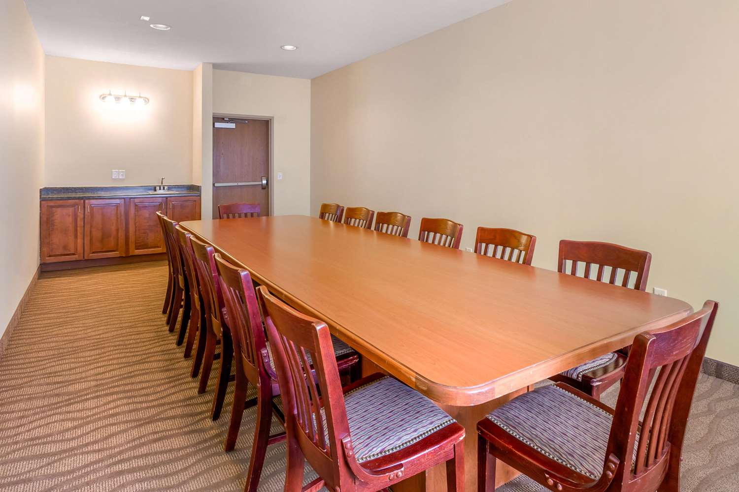 Comfort Suites Burlington, IA 20/30
