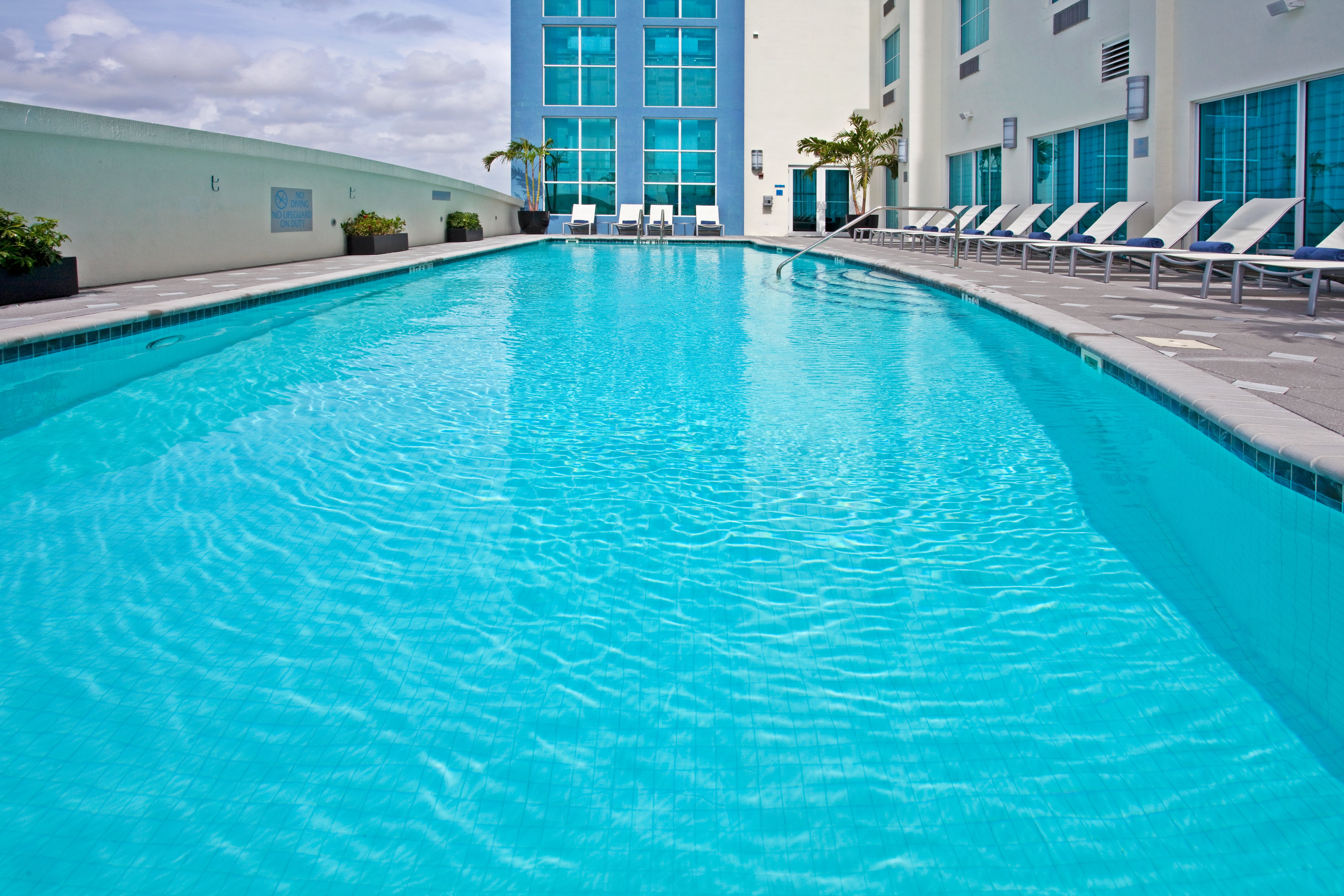 Crowne Plaza Fort Lauderdale Airport Cruise Port 59/61
