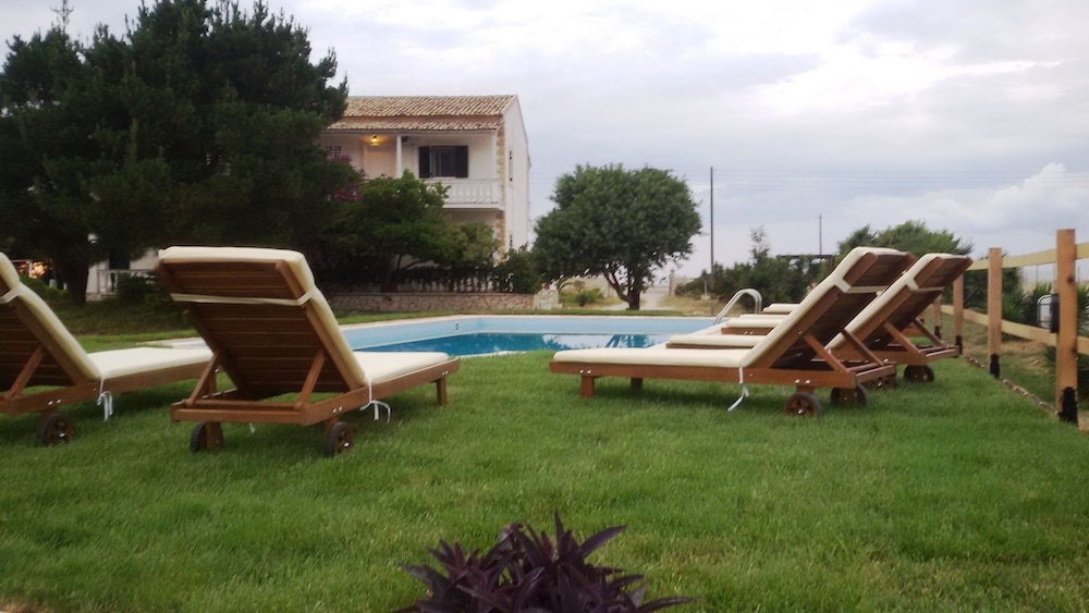 Elli Beach Apartments and Studios 46/50