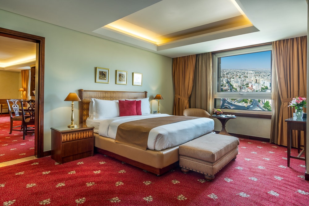 Le Royal Amman 16/75
