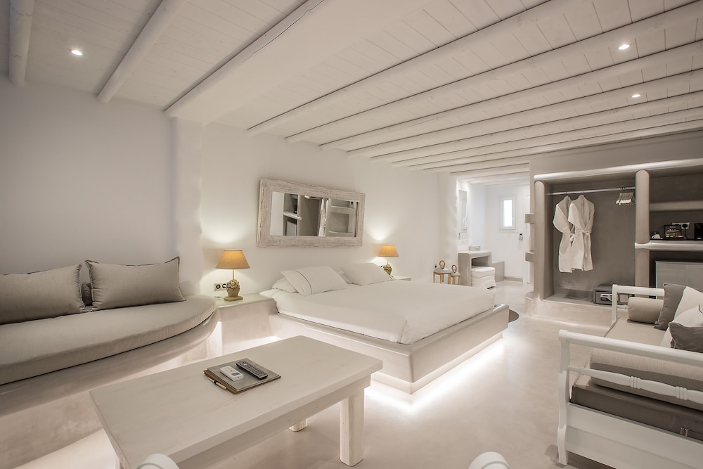 Paros Palace 19/76