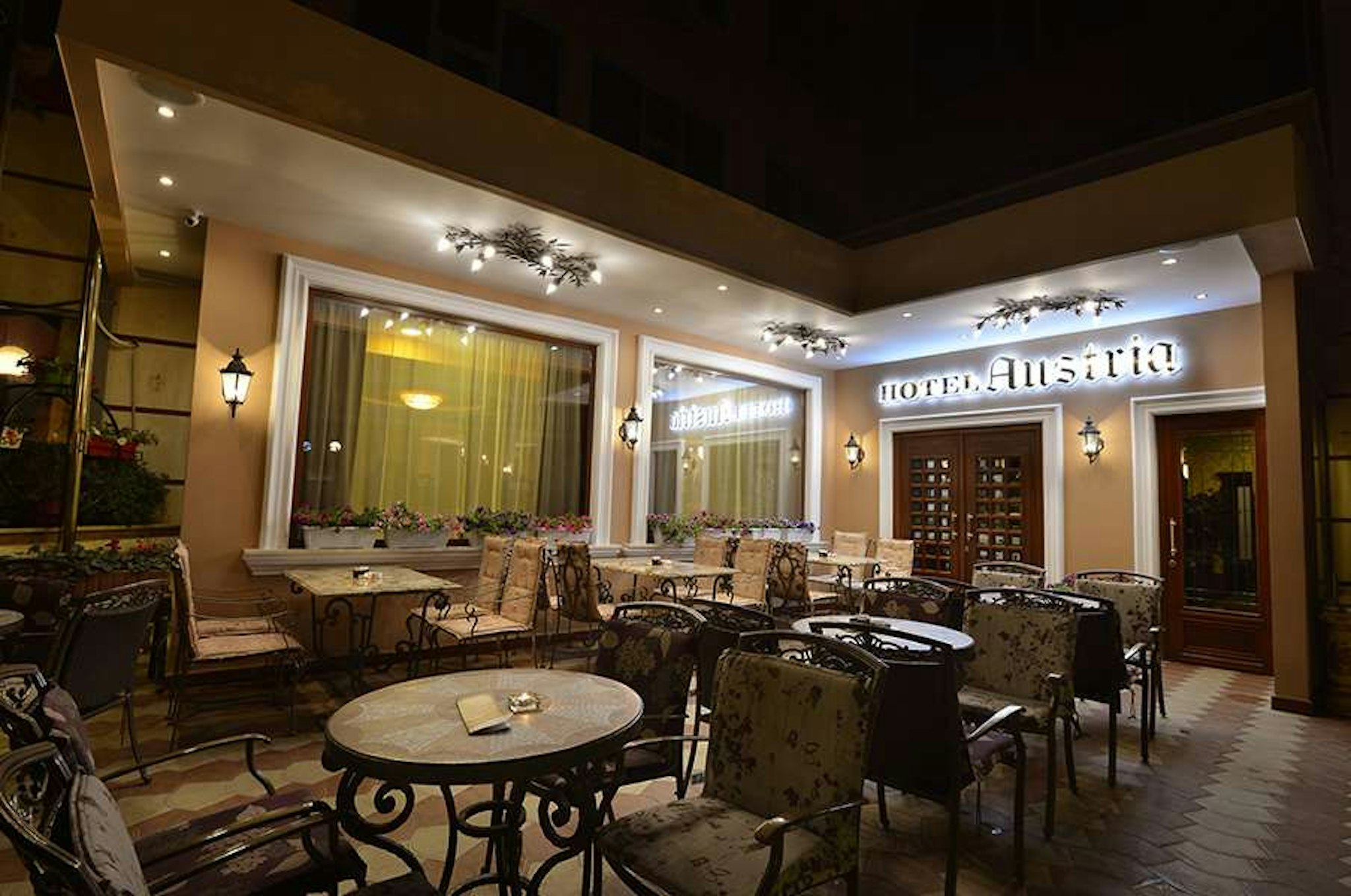 Austria Hotel 10/12