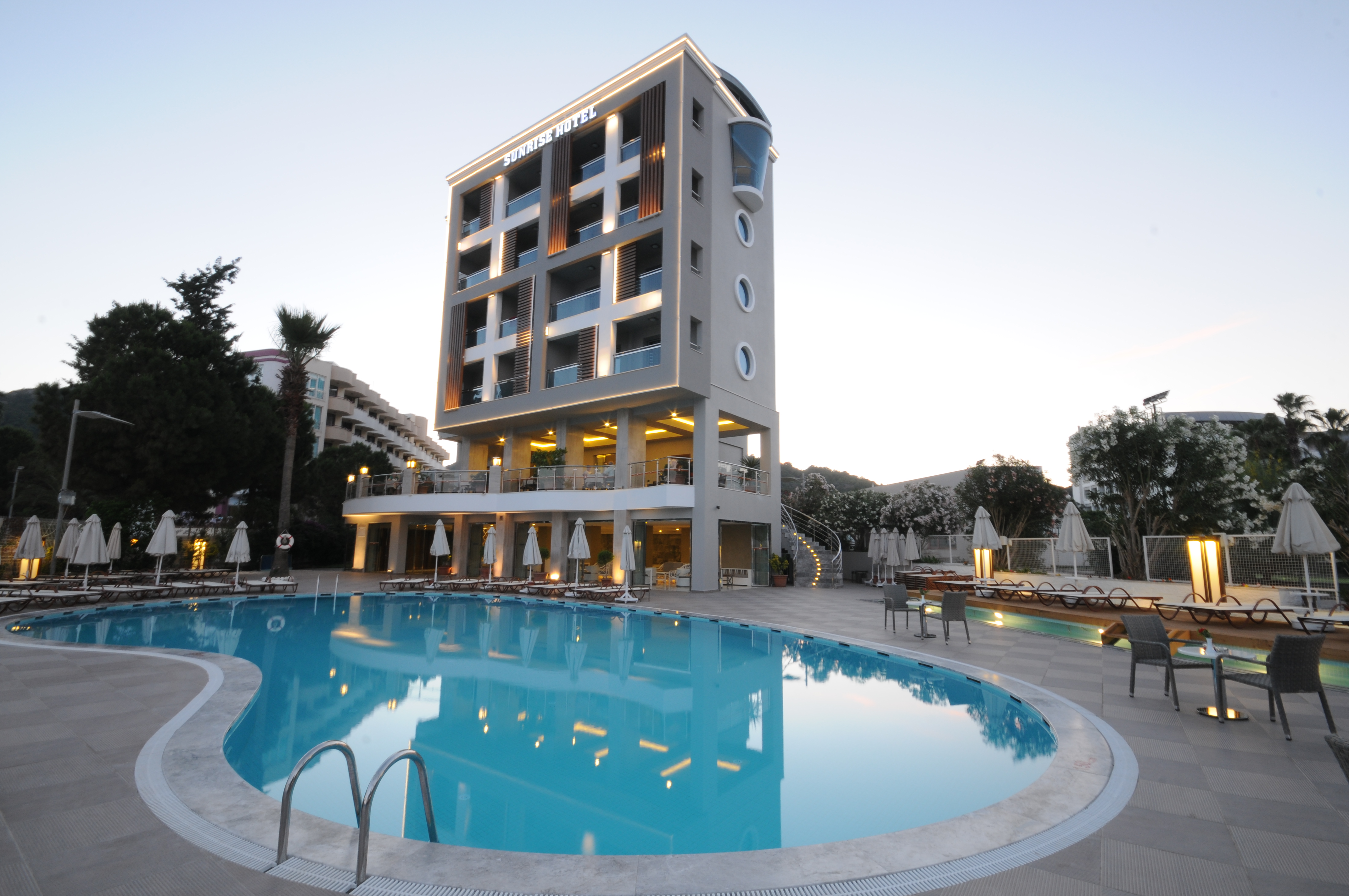 Sunrise Hotel 9/46