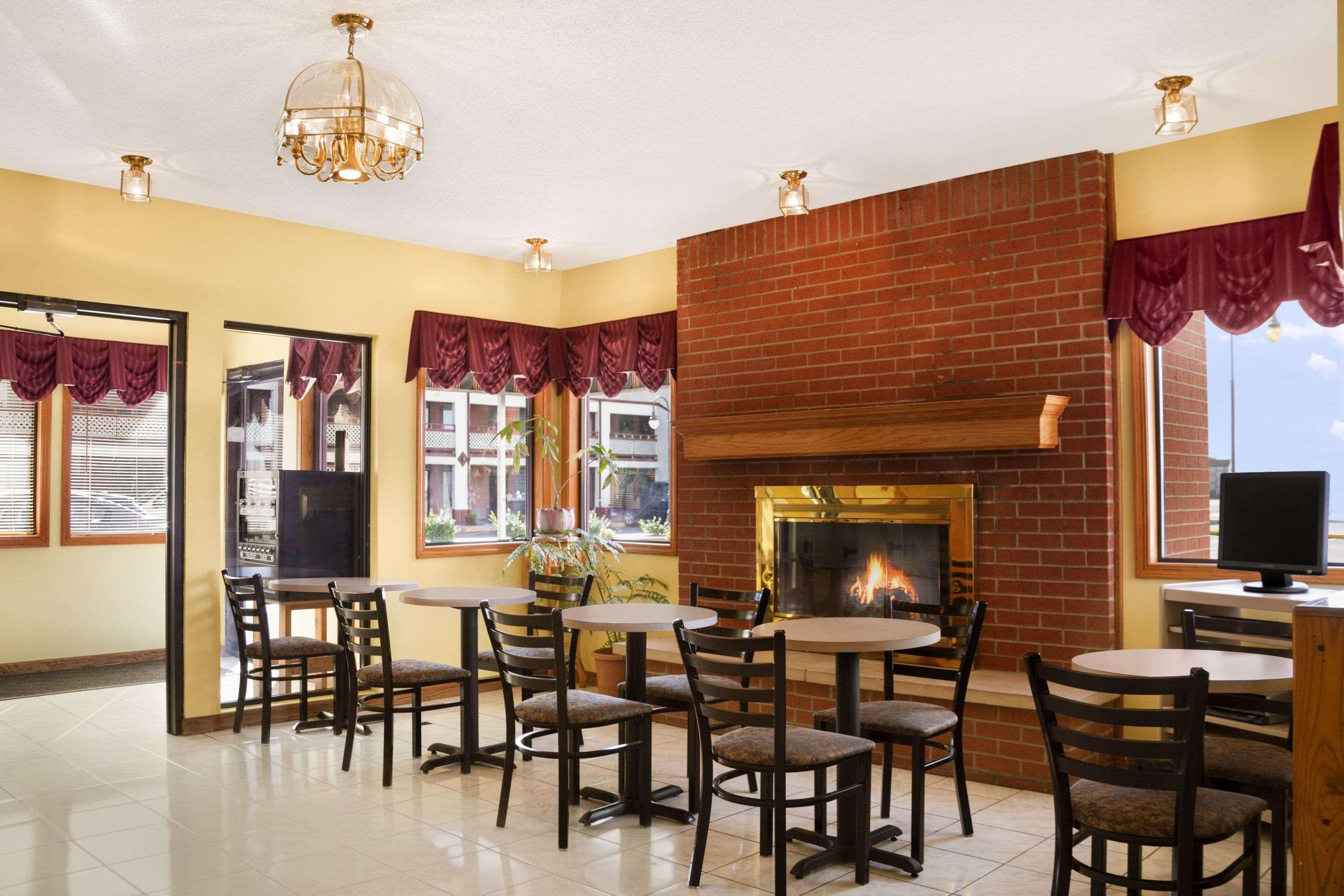 Economy Hotel Wichita- Florence St 37/48