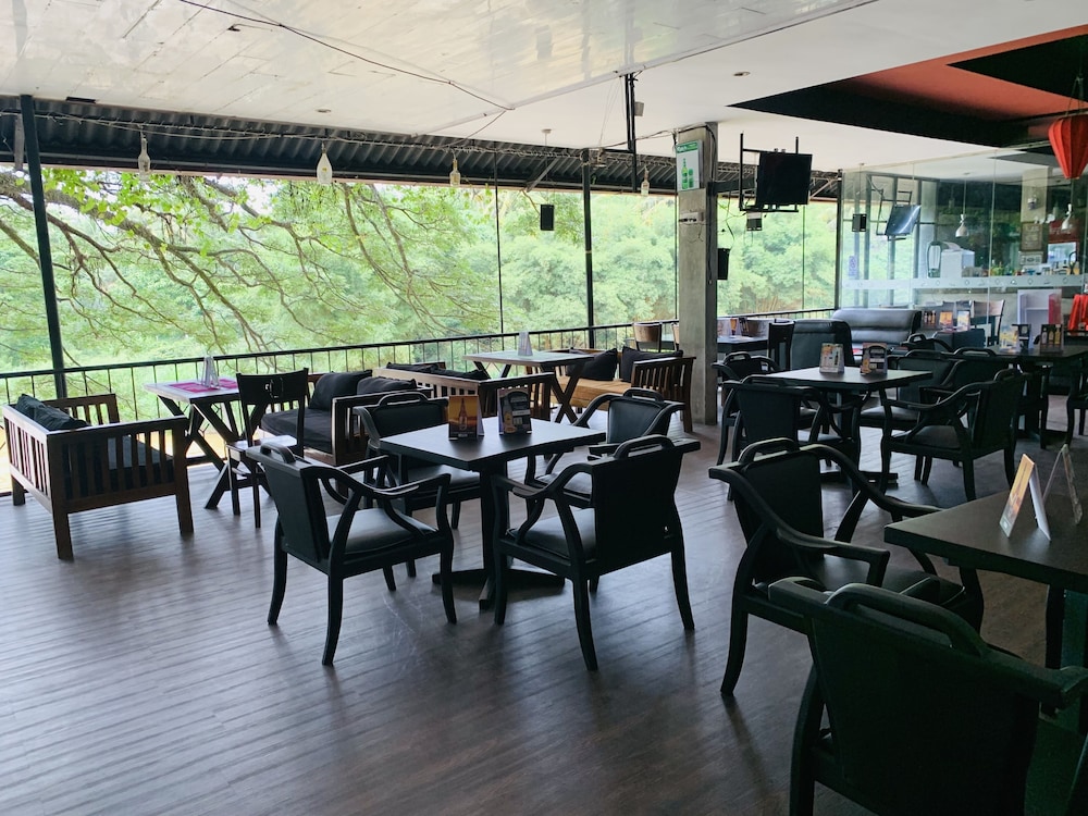 Hotel Gangaaddara 13/21