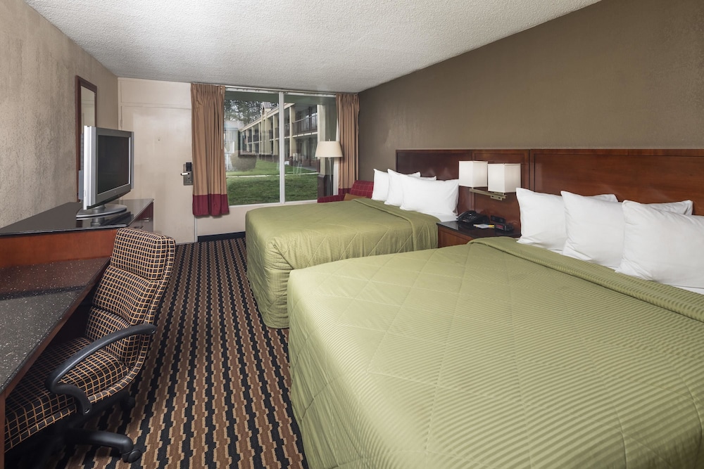Red Roof Inn Charlotte - Airport 6/35