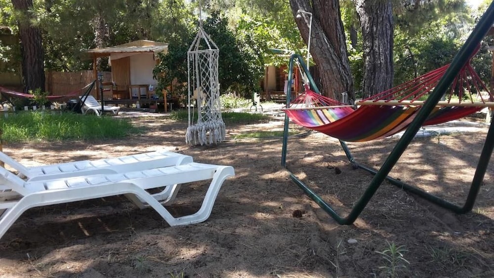 Secret Garden Bungalows & Tent Hotel 17/26