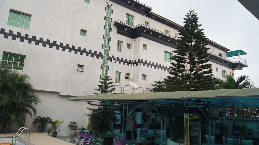 Royalview Hotel And Suites photo5